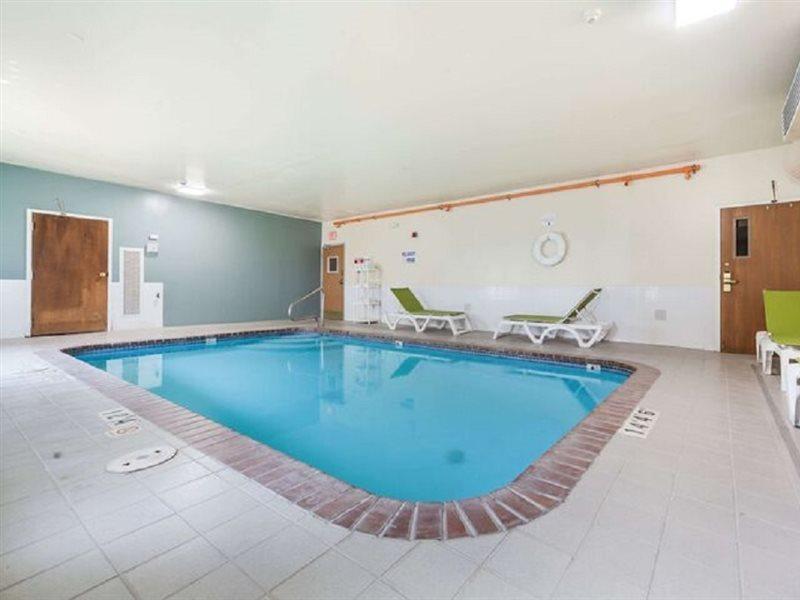 Quality Inn & Suites West Omaha - Ne Linclon Bagian luar foto