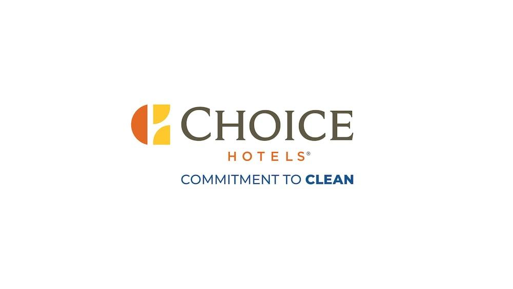 Quality Inn & Suites West Omaha - Ne Linclon Bagian luar foto