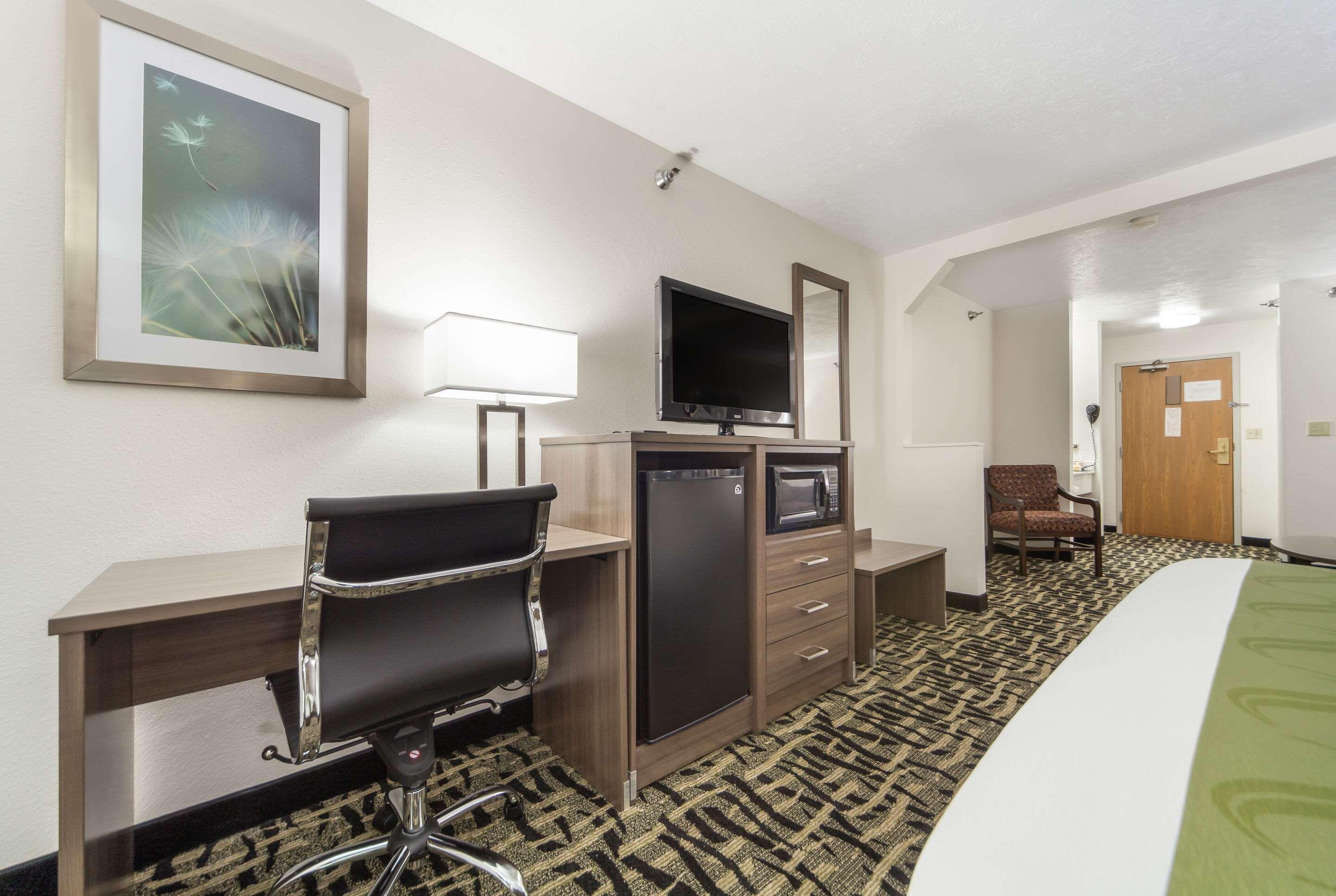 Quality Inn & Suites West Omaha - Ne Linclon Bagian luar foto