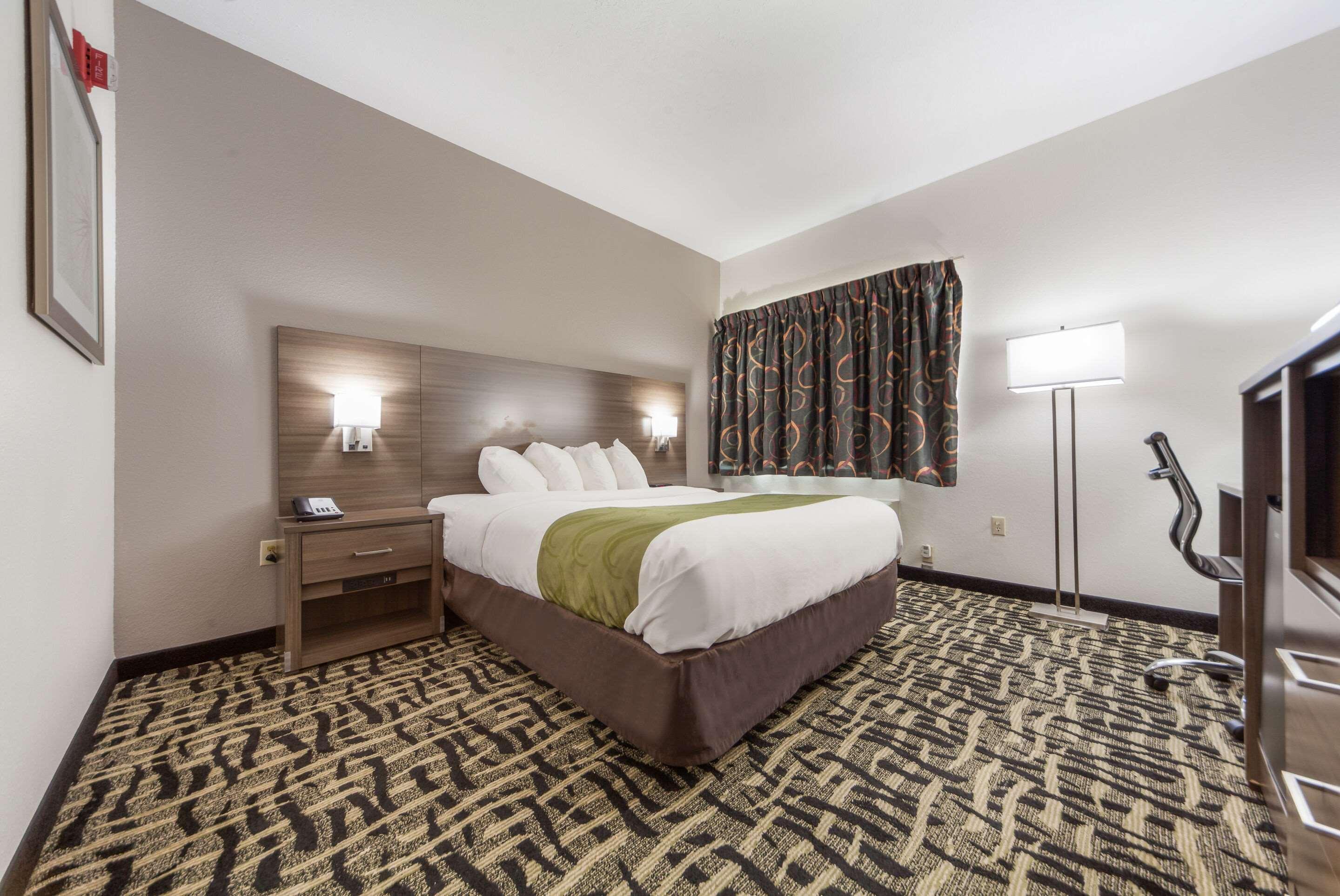 Quality Inn & Suites West Omaha - Ne Linclon Bagian luar foto