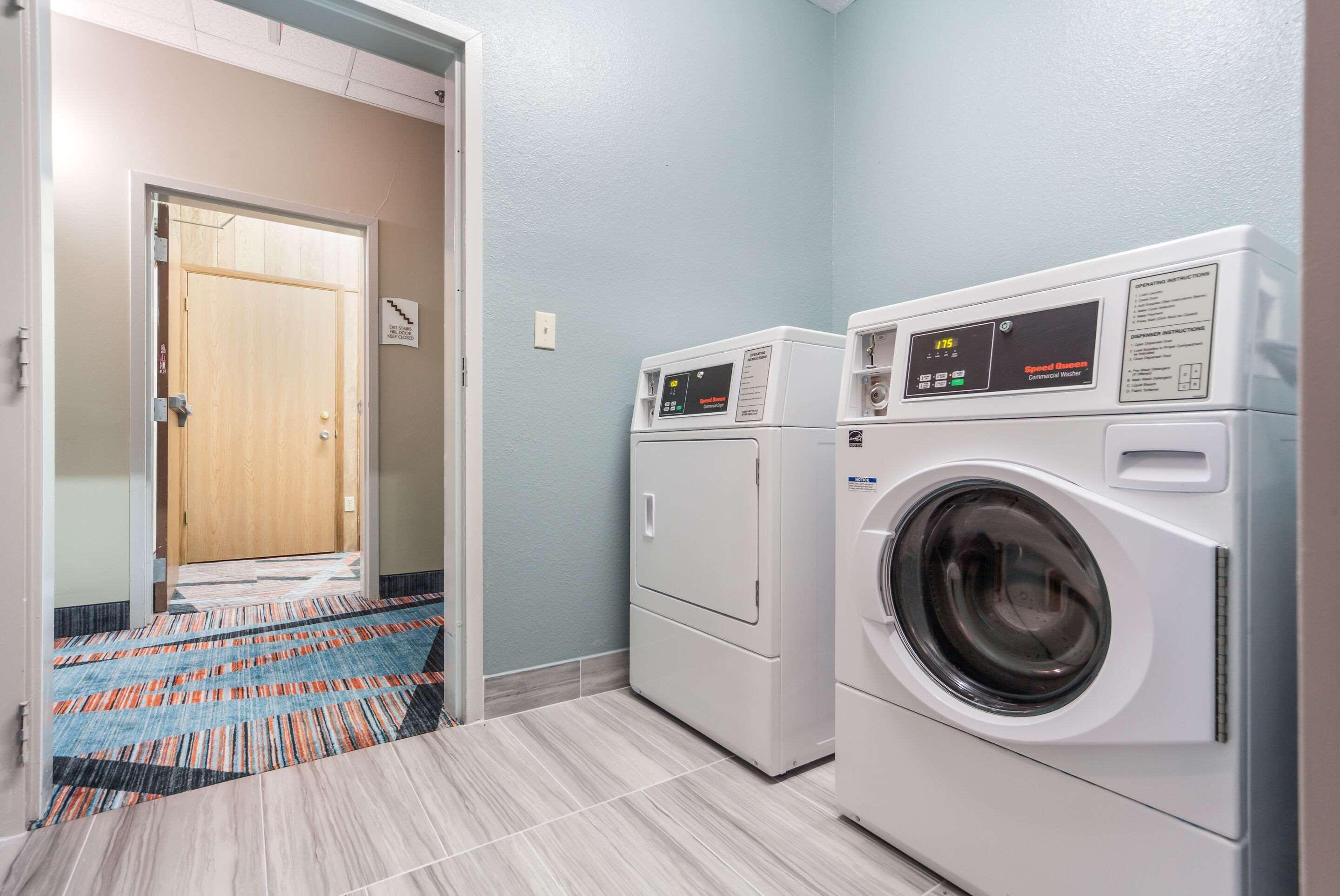 Quality Inn & Suites West Omaha - Ne Linclon Bagian luar foto