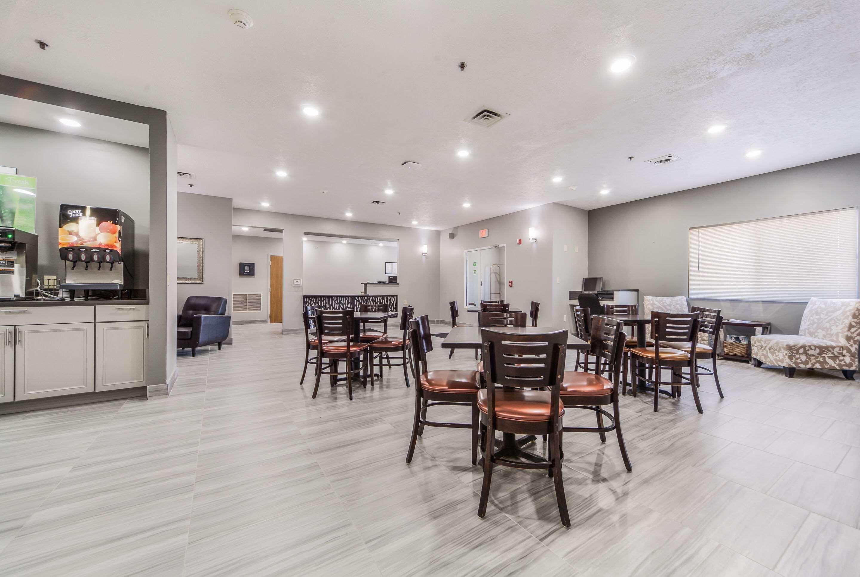 Quality Inn & Suites West Omaha - Ne Linclon Bagian luar foto