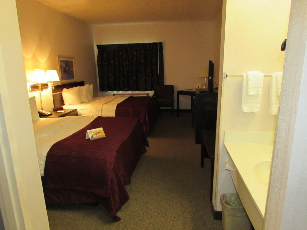 Quality Inn & Suites West Omaha - Ne Linclon Bagian luar foto